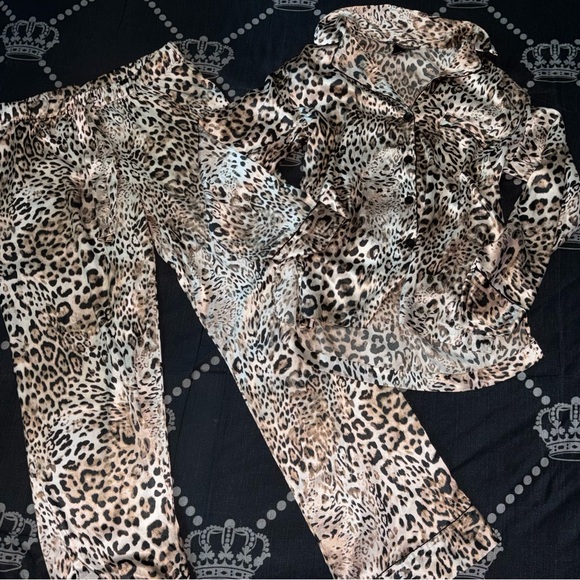 Victoria's Secret Leopard Print Pajama Set - Picture 1 of 7